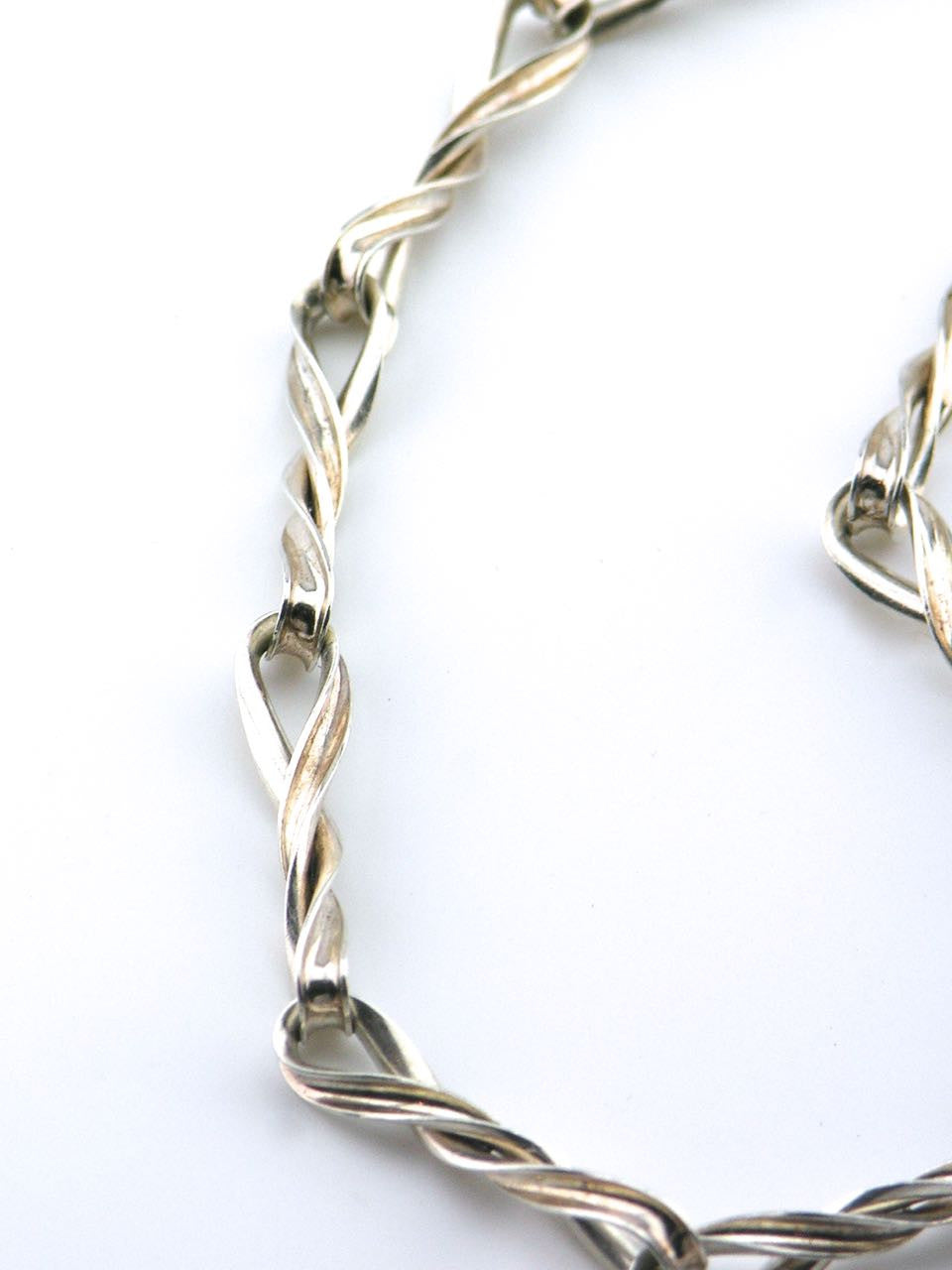 Italian silver long "figure of eight" twist link necklace