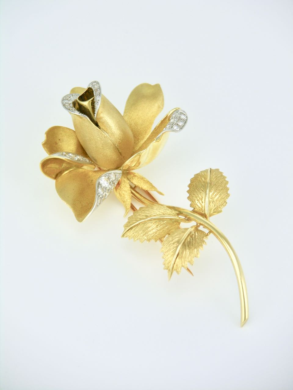 18K yellow gold rose motif pin brooch
