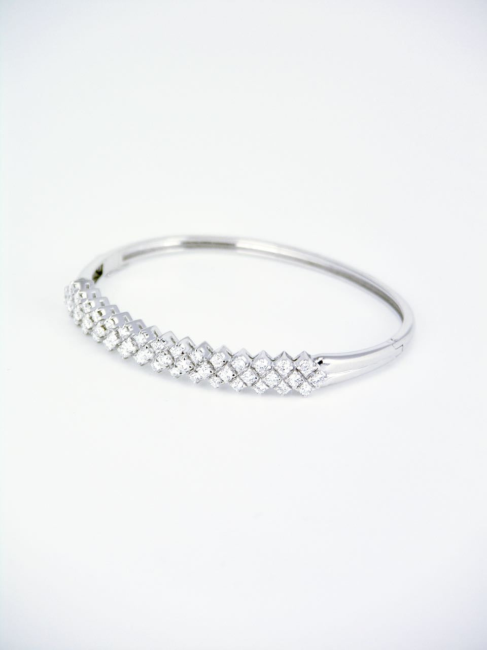 Vintage 18k White Gold Diamond Hinged Bangle Bracelet