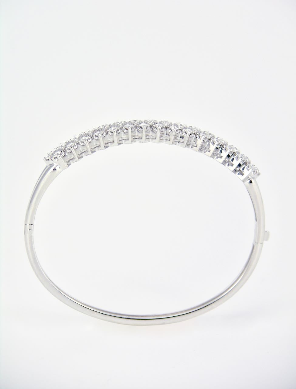 Vintage 18k White Gold Diamond Hinged Bangle Bracelet