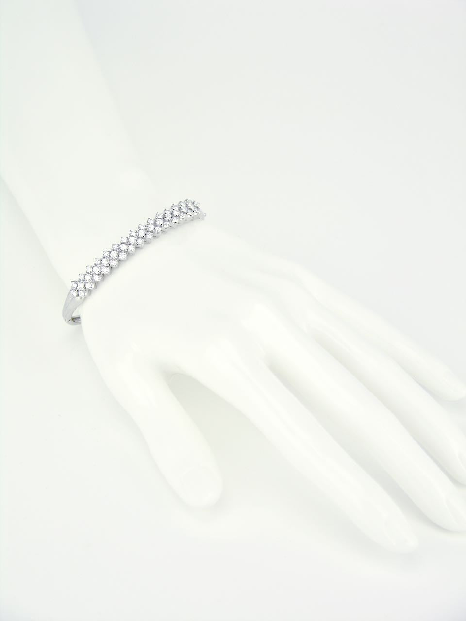 Vintage 18k White Gold Diamond Hinged Bangle Bracelet