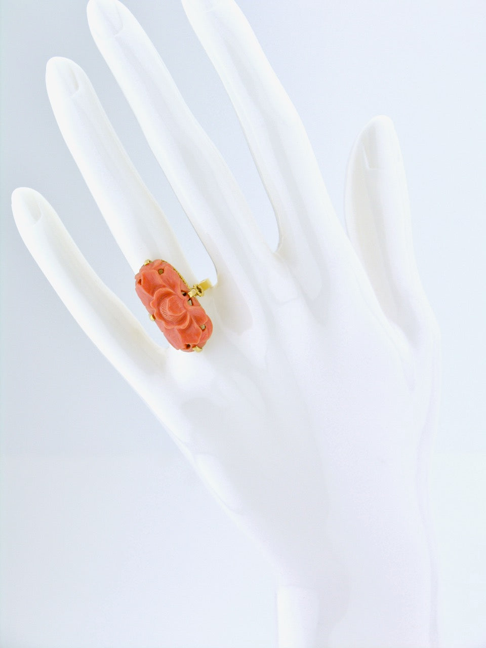Vintage 18k Gold and Carved Momo Coral Flower Ring 1950s